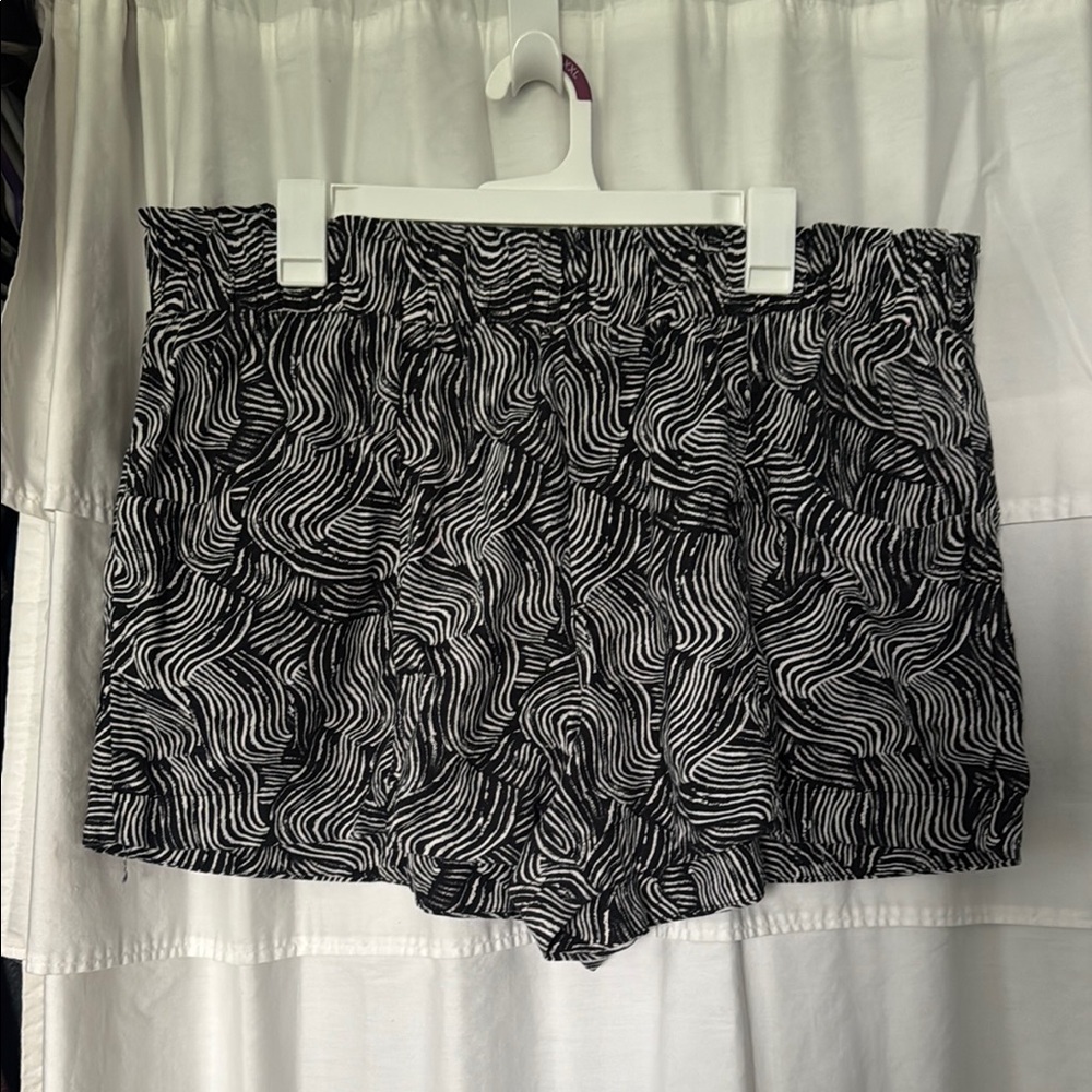 Black and White Patterned shorts
